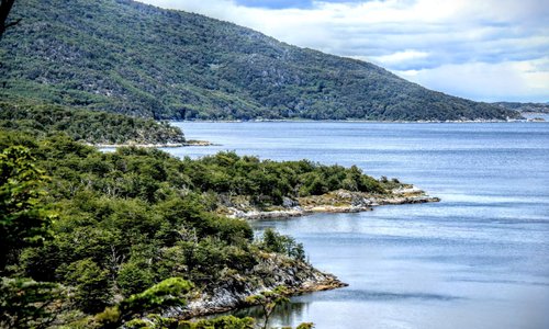 Trekking to Lapataia Lookout/Mirador
