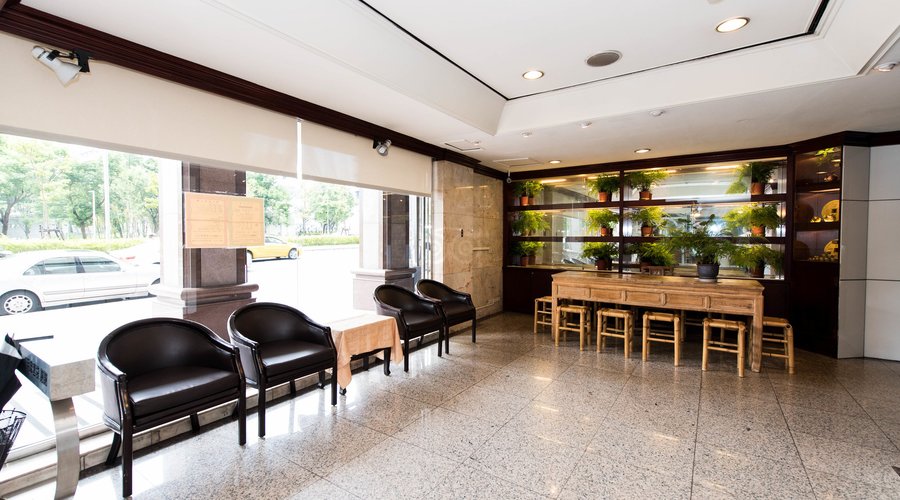 Lobby at the Emperor Hotel