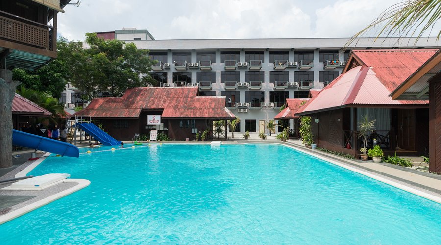 The Pool at the Malibest Resort