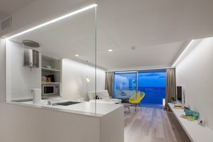 Room & Suite