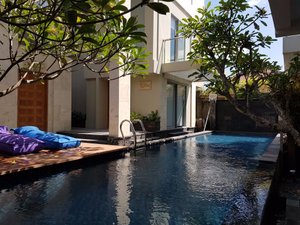 Pool & Beach
