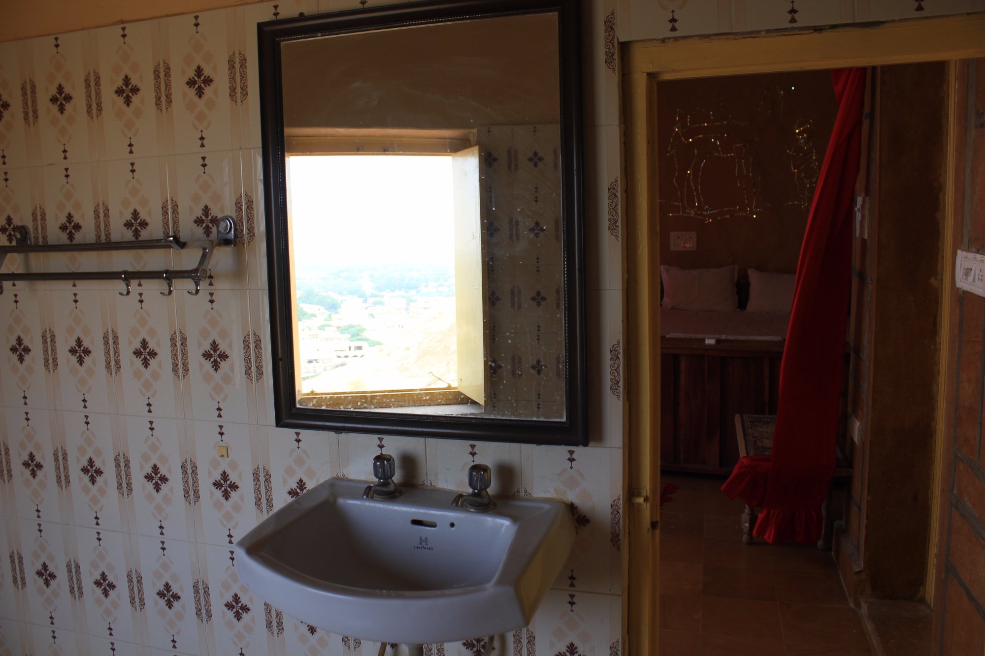 Hotel photo 14 of Mud Mirror Guest House.