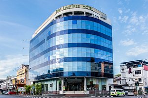 The LimeTree Hotel in Kuching, image may contain: Office Building, City, Shopping Mall, Urban