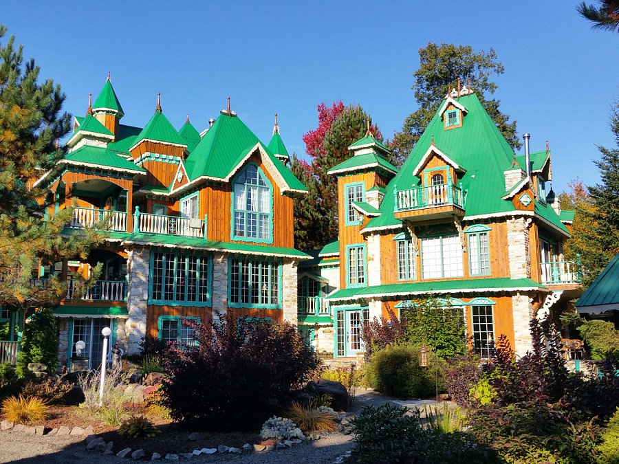 Chaumiere Des Tourelles Gite Chalet Québec Canada