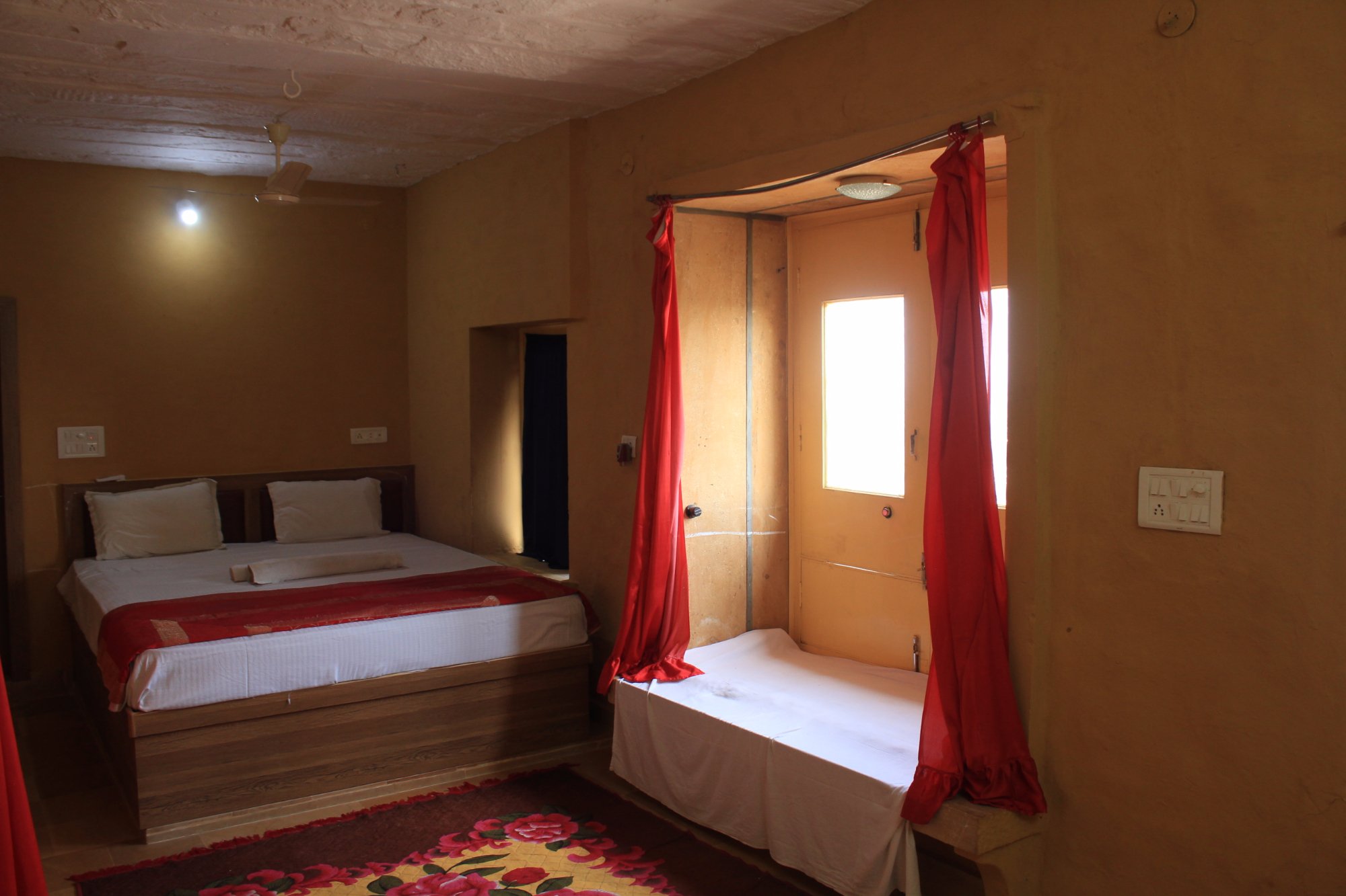 Hotel photo 2 of Mud Mirror Guest House.