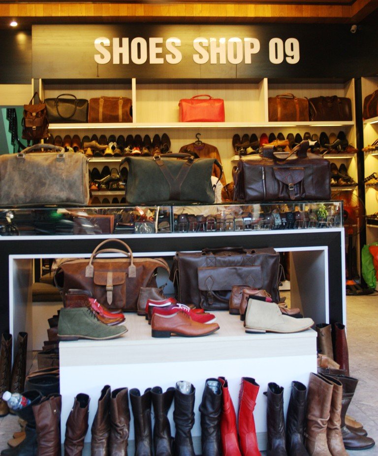 The shoe sales shop indi