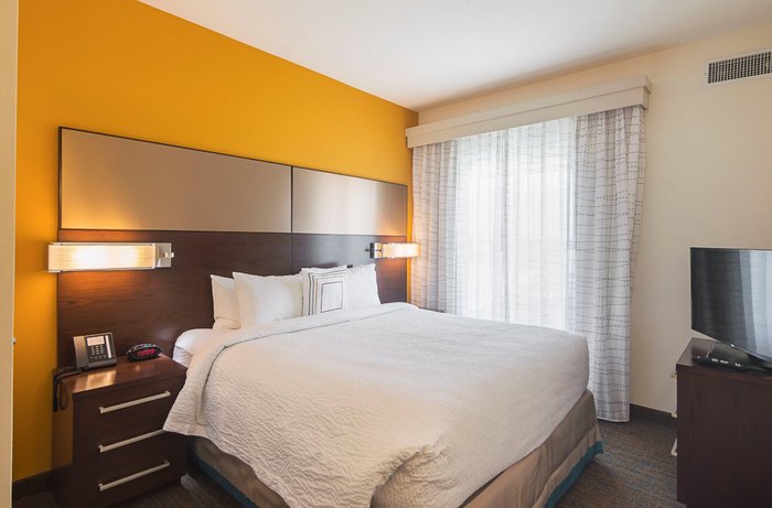 Residence Inn by Marriott Denton - hotel rooms