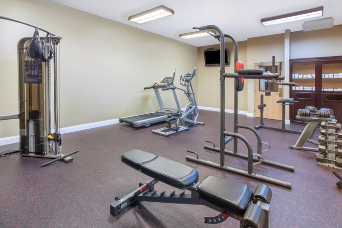 Hawthorn Suites by Wyndham Bloomington Gym: Pictures & Reviews ...