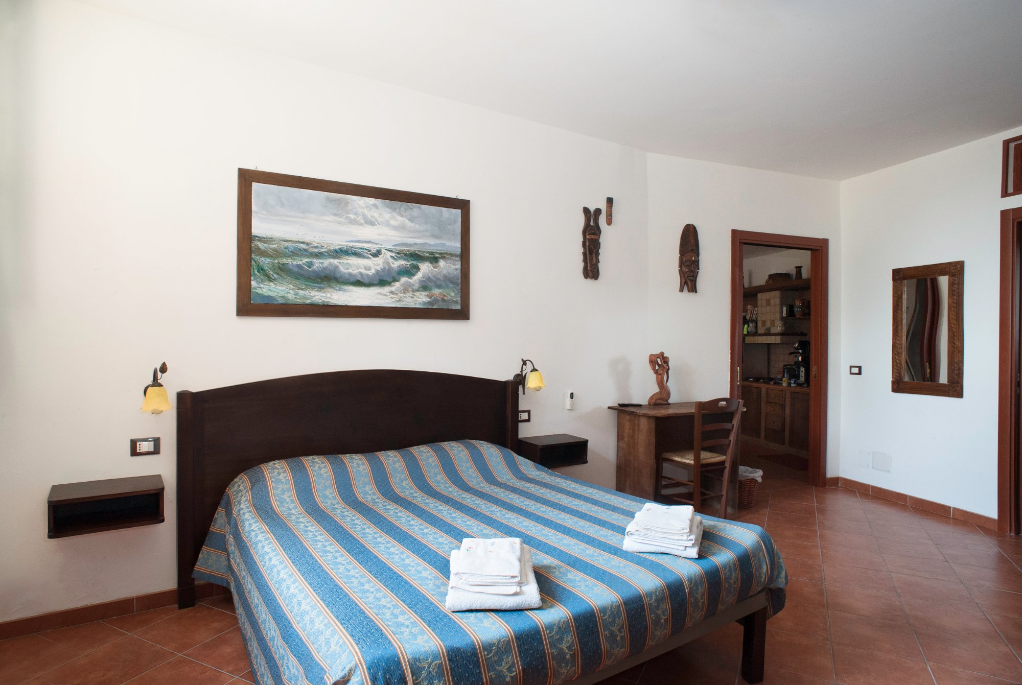 BED AND BREAKFAST LA NAVE - Prices & B&B Reviews (Naples, Italy)