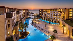Kempinski Summerland Hotel & Resort Beirut in Beirut, image may contain: Hotel, Resort, City, Condo