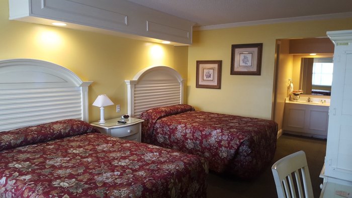 Edgewater Inn Beach: Pictures & Reviews - Tripadvisor