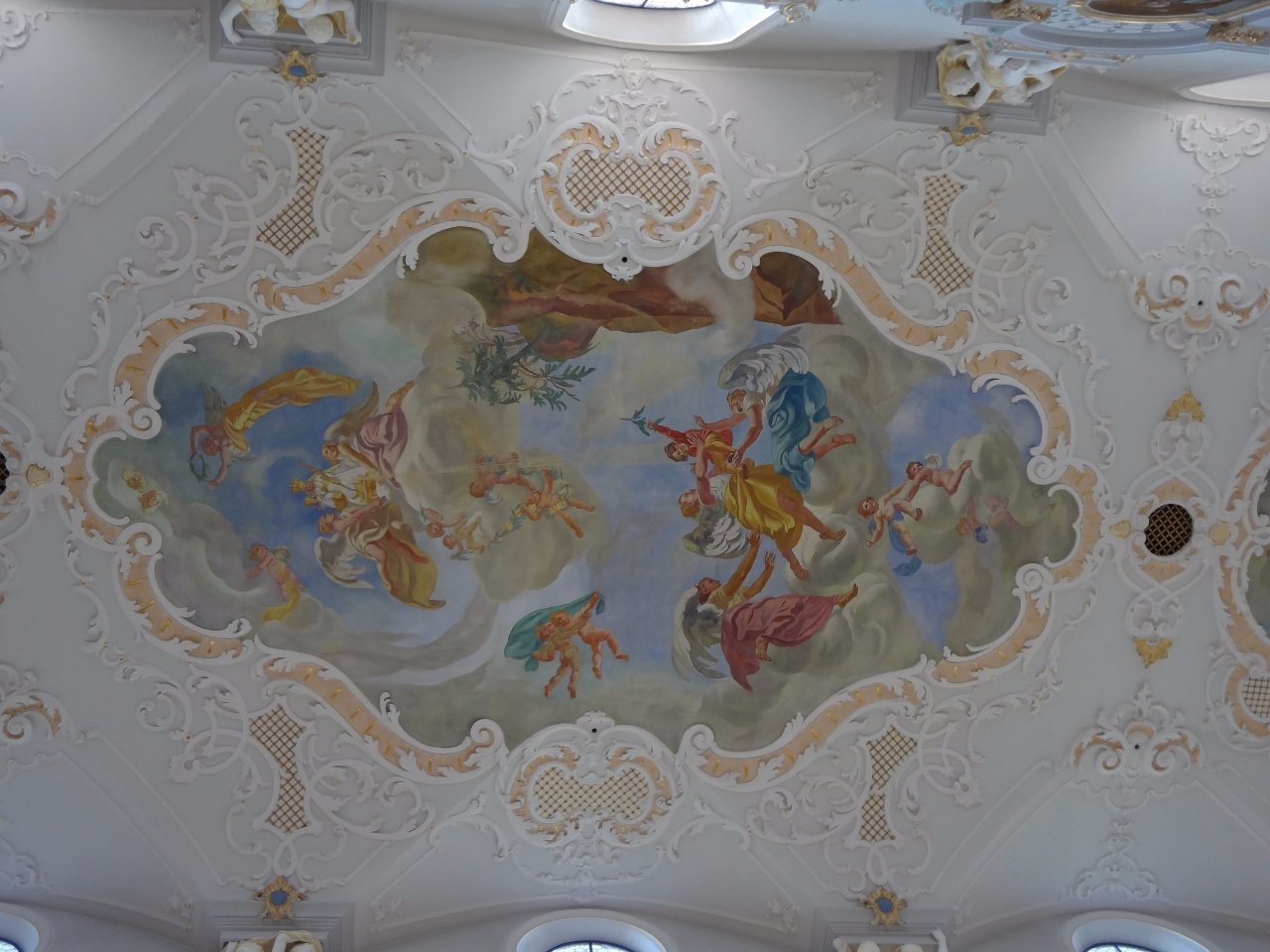 [Image: basilique-fresques-au.jpg?w=1400&h=-1&s=1]