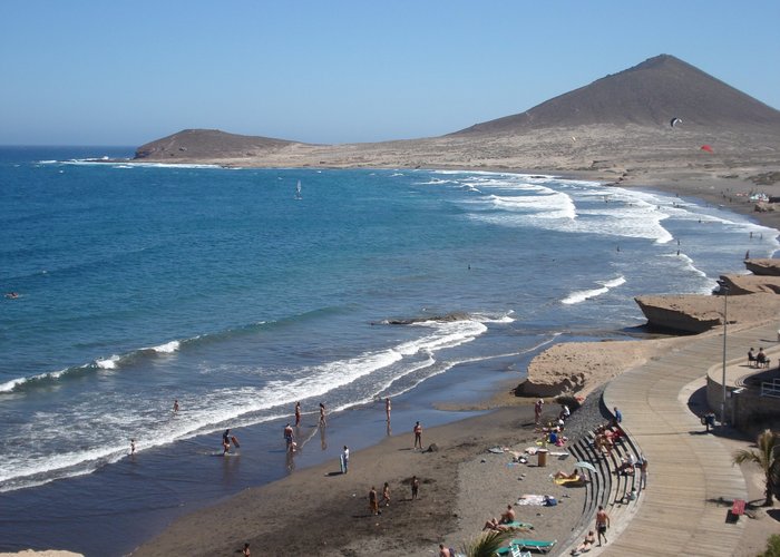 Playa del Medano, con la Montaña Roja, Portada del un libro J.J.Binitez