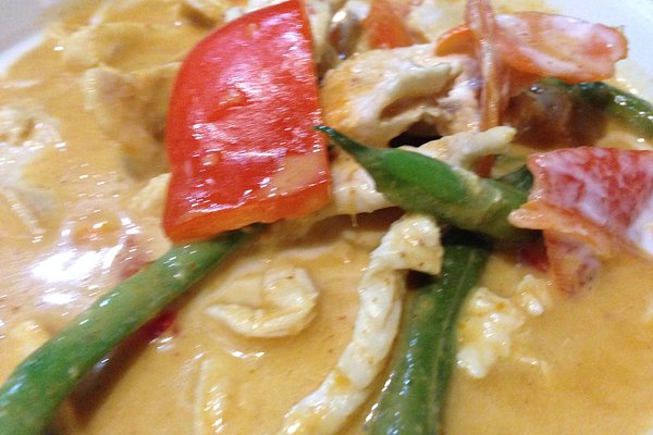Panang Curry With Chicken ?w=600&h=400&s=1