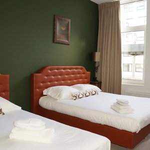 Room Freek, theme english hunting