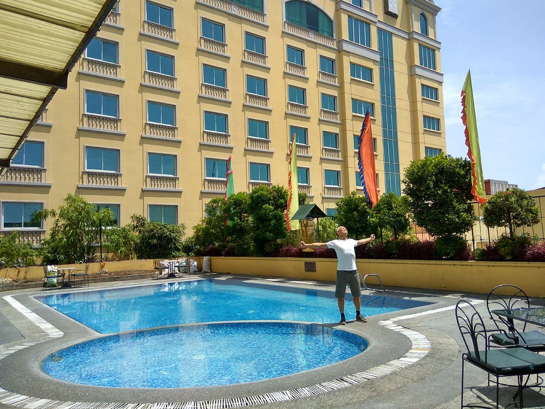 The Royal Mandaya Hotel, hotel in Davao City