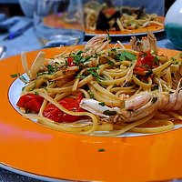 Canocchie al sugo con linguine