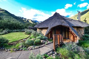 Maliba Mountain Lodge in Tsehlanyane National Park, image may contain: Cottage, Housing, Hotel, Outdoors