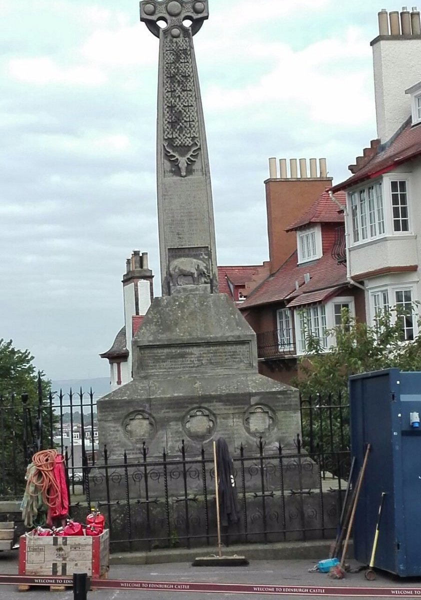 Welcoming the Elephant and Castle statue