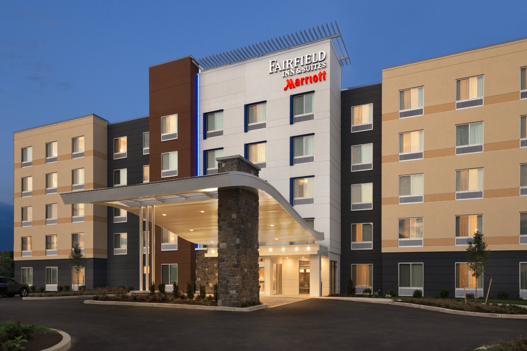 THE 10 CLOSEST Hotels To Dutch Wonderland Lancaster   Front Exterior Parking 