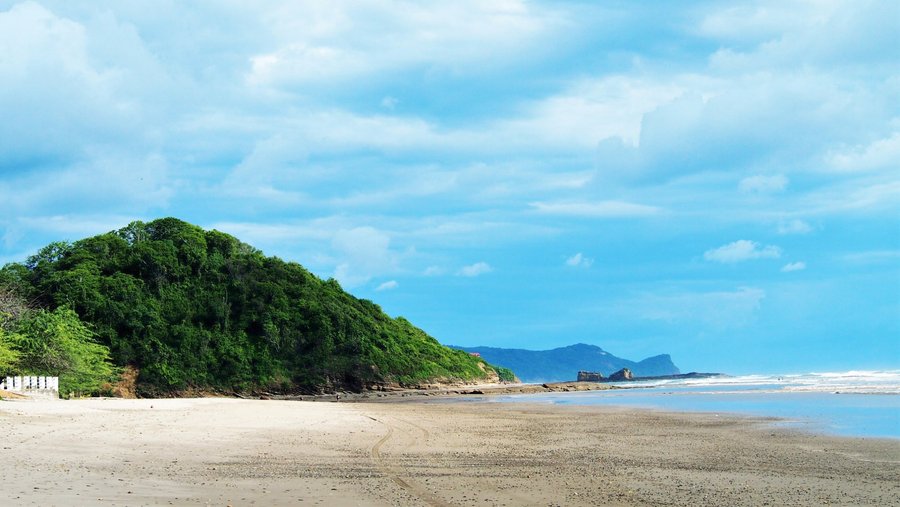 The Barrel Hostel Beach Sides