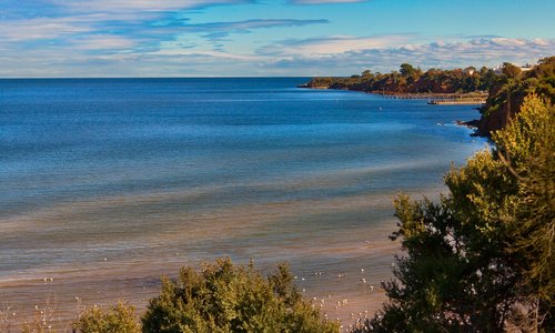 Beaumaris Bay - 3km from Quest Cheltenham 
