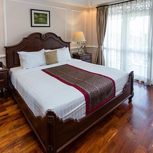 The Deluxe Double Room at the Dhavara Hotel