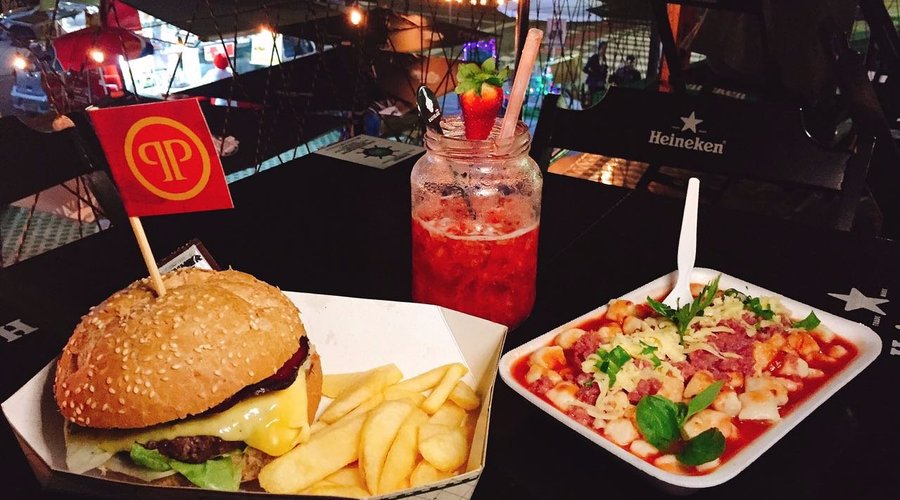 Algumas opções de gastronomia de rua e drinks que você pode encontrar no Tamandaré Food Park