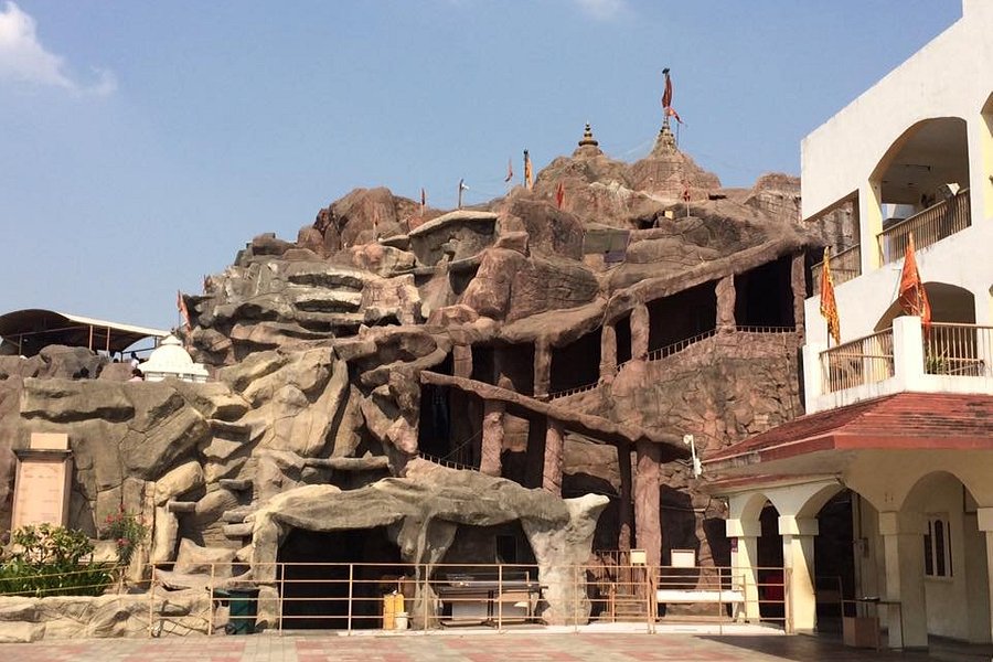 Vaishnodevi Temple image