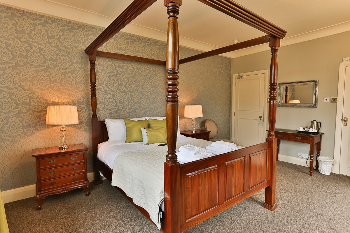 The Prince of Wales - Townhouse Rooms: Pictures & Reviews - Tripadvisor