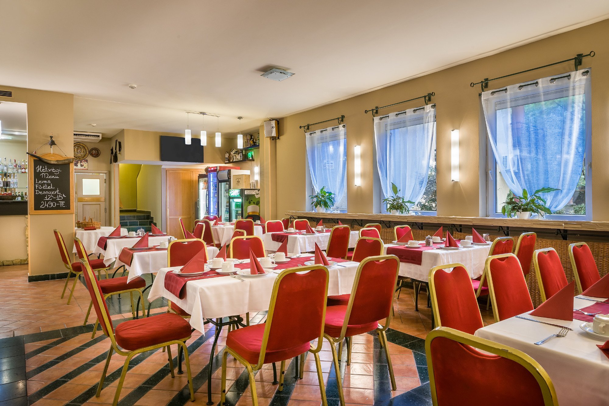Hotel Thomas Budapest by null