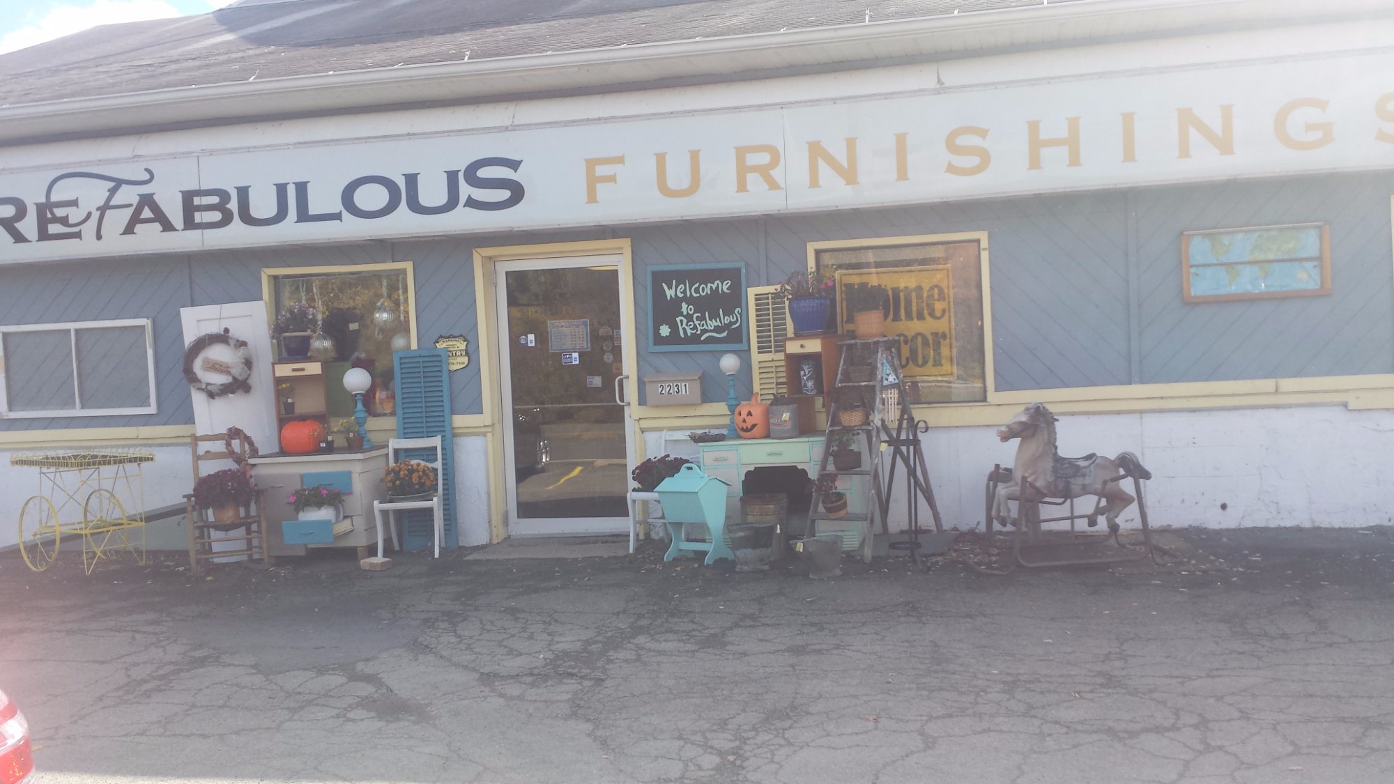 Refabulous furnishings store