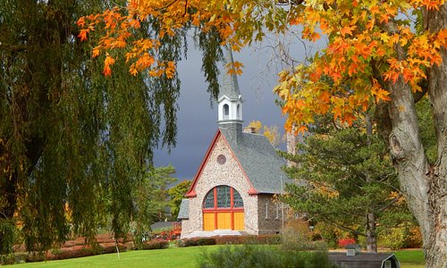 Just as beautiful in Autumn..the church at Grand Pre