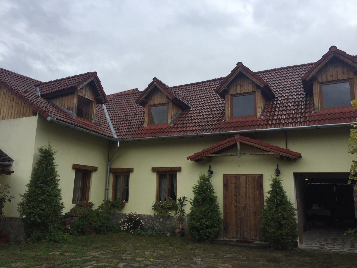 CASA BUNICILOR - Prices & Villa Reviews (Sibiel, Romania)