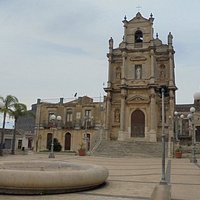 Chiesa e piazza