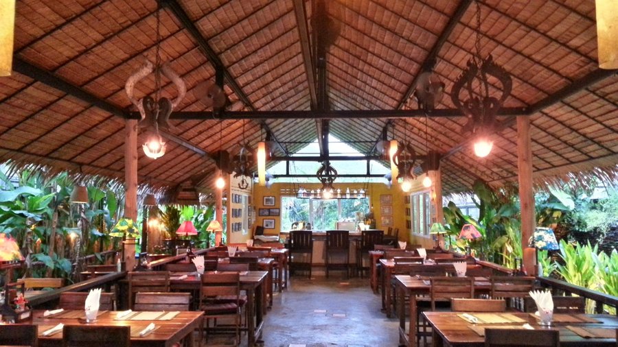 Sala Mexicali Tranquil Garden Dining
