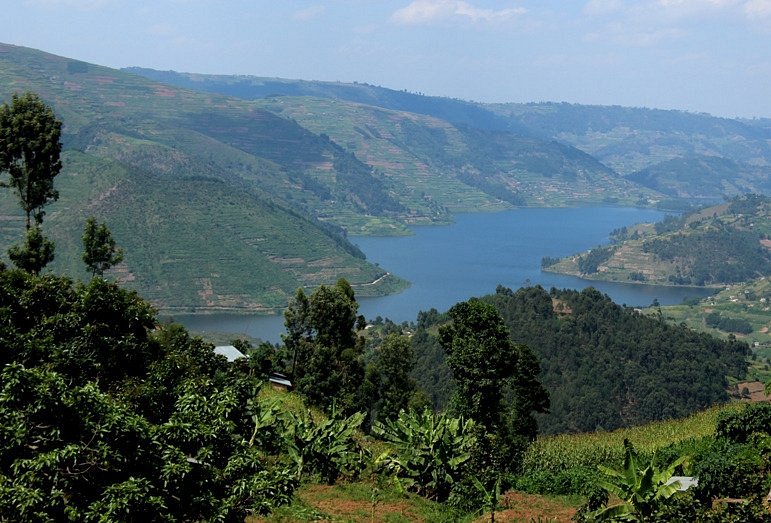 Lake Mutanda image
