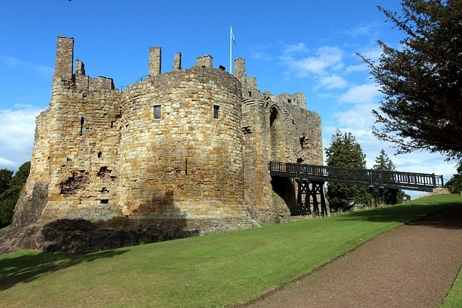Dirleton Castle image