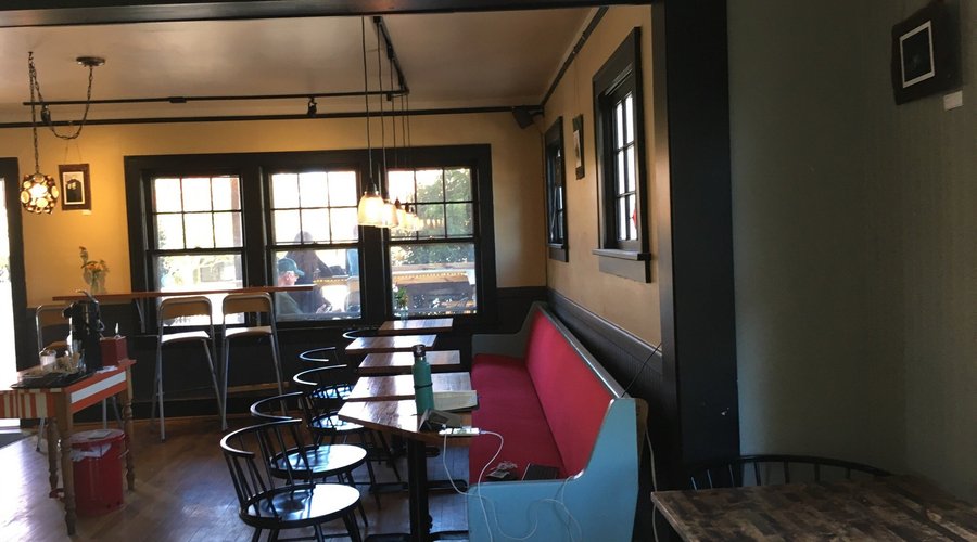 Izzy's Coffee Den