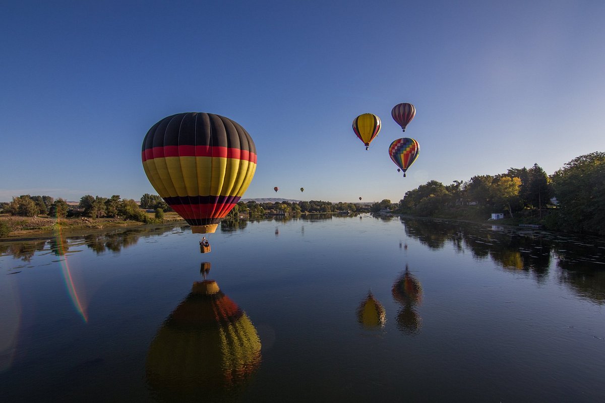 How Hot Air Balloons Work? (It's Amazing) - Seattle Ballooning