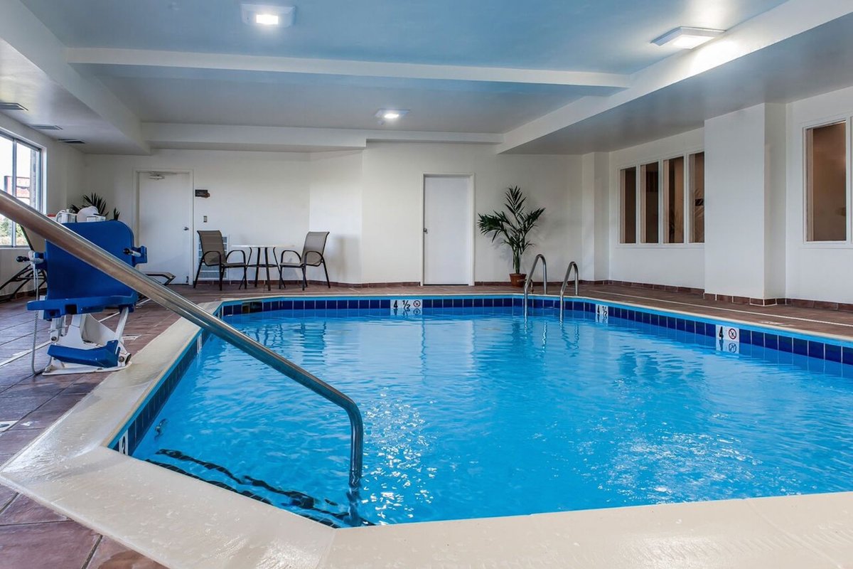 Comfort Inn and Suites Pool Pictures & Reviews - Tripadvisor