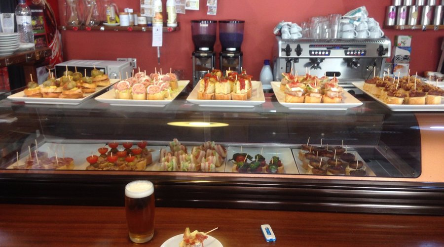 ESTOS MONTADITOS, ACOMPAÑARÁN GRATUITAMENTE A TU BEBIDA, PARA QUE HAGAS UN BUEN APERITIVO