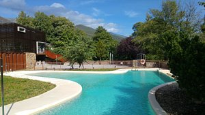 Hospederia Valle del Jerte in Jerte, image may contain: Resort, Hotel, Pool, Backyard