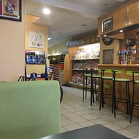 Brasserie Cafe que je recommande pour son très bon rapport qualité prix, ses produits frais et s