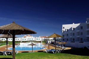 Pool & Beach