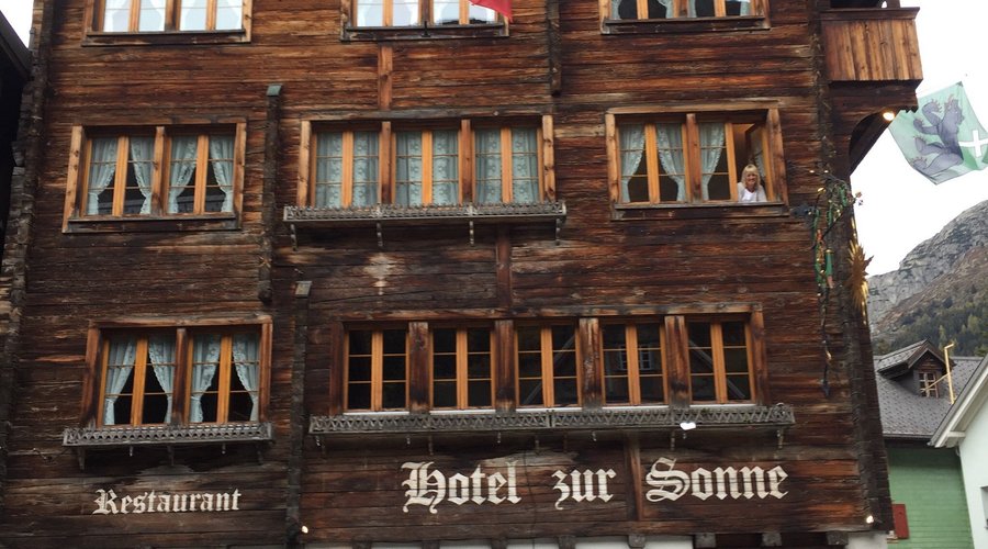 Great hotel, lovely food... friendly staff and good location for all seasons.