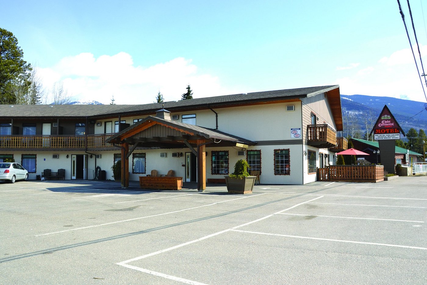 Chalet Continental Motel Valemount Canada