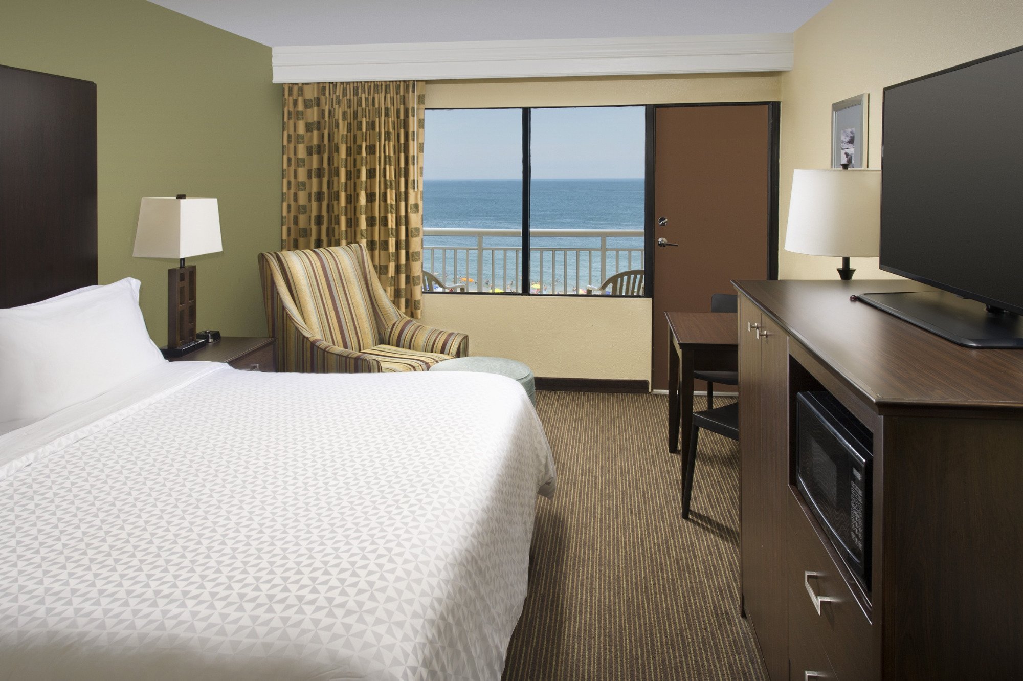 Hotel photo 11 of Four Points by Sheraton Virginia Beach Oceanfront.