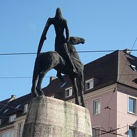le monument 5