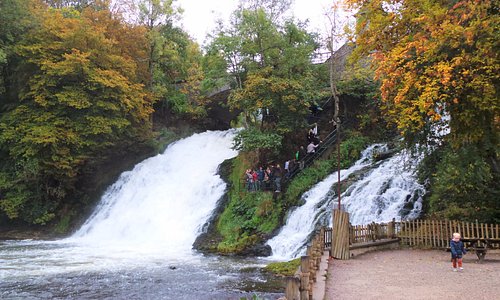 Twee watervallen in Petit-Coo